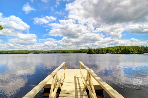 Damariscotta Lakefront Retreat image 2