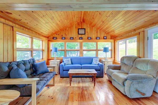 Damariscotta Lakefront Retreat image 3